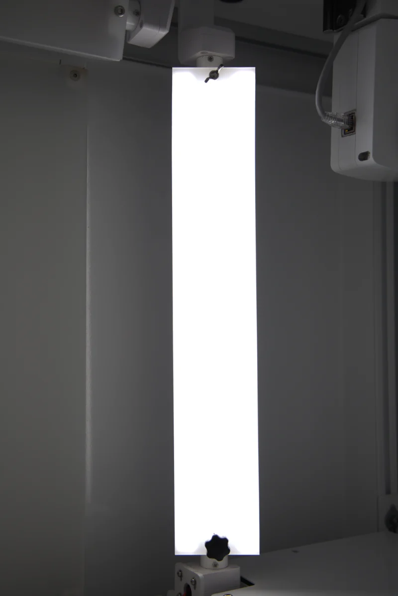 A rim light: a tall diffused LED panel at the side of the EasyCLIQ X3